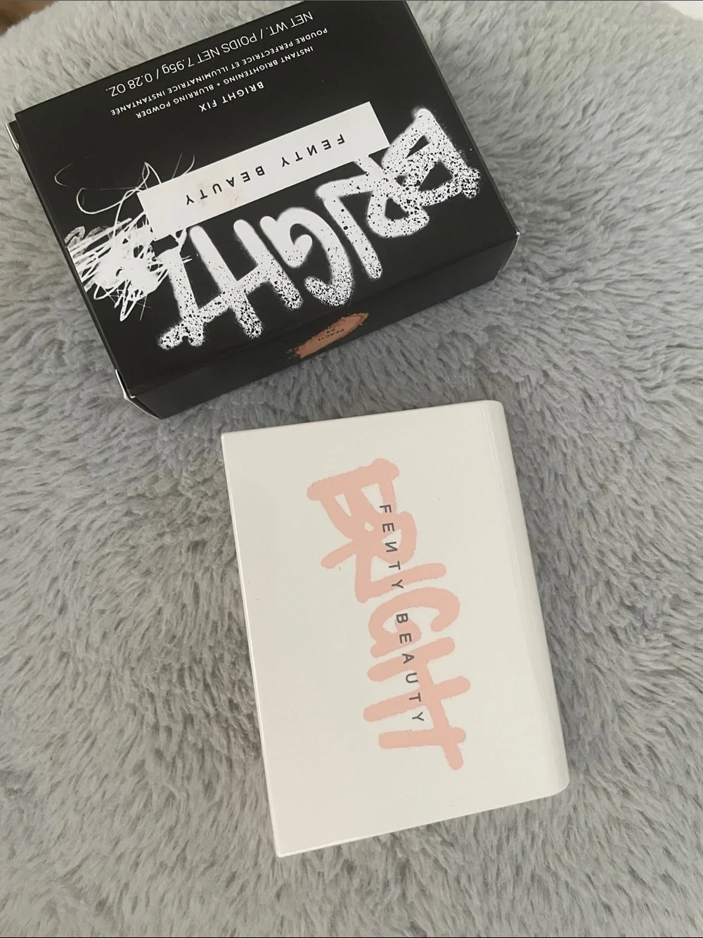 Fenty Beauty Bright Fix Powder - Warm Beige/Tan